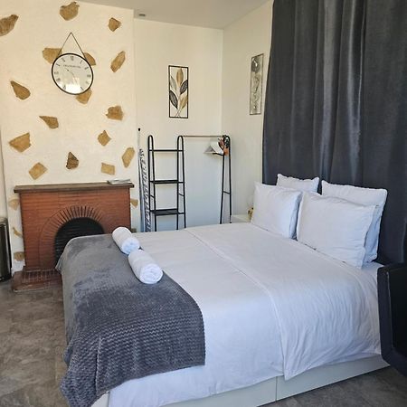 Studio 3 A La Trinite Proche De Nice 10 Mn, Monaco 15 Mn Et L'Italie 30 Mn Extérieur photo